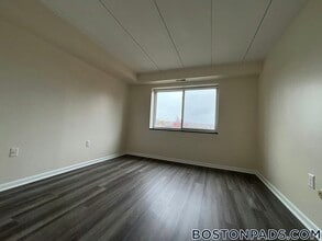 51 Hill Rd in Belmont, MA - Foto de edificio - Building Photo