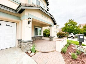 39582 Montebello Way in Murrieta, CA - Foto de edificio - Building Photo