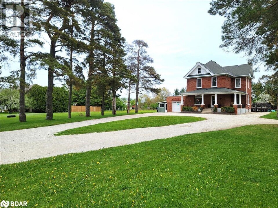 4505 County Rd 124 in Collingwood, ON - Building Photo