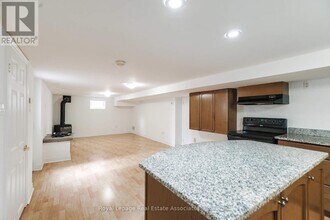 265 Reiner Rd in Toronto, ON - Building Photo - Building Photo