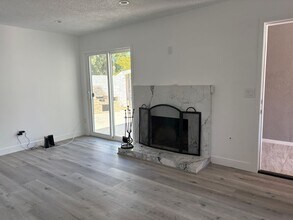 109 Walnut Dr in Tehachapi, CA - Building Photo - Building Photo