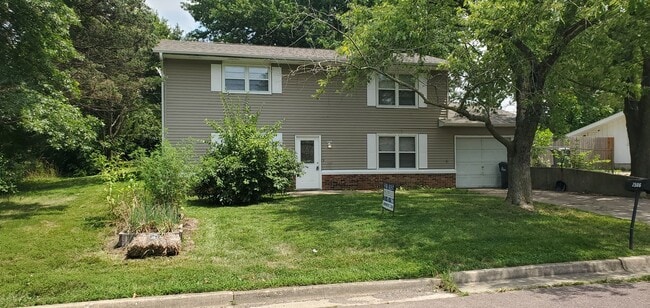property at 2506 Andy Dr