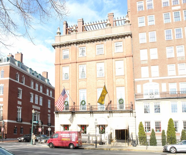 84 Beacon St in Boston, MA - Foto de edificio - Building Photo