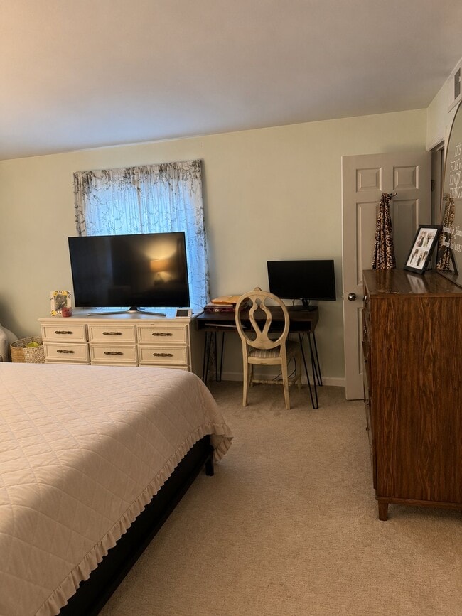 property at 9760 Bunker Hill Ln