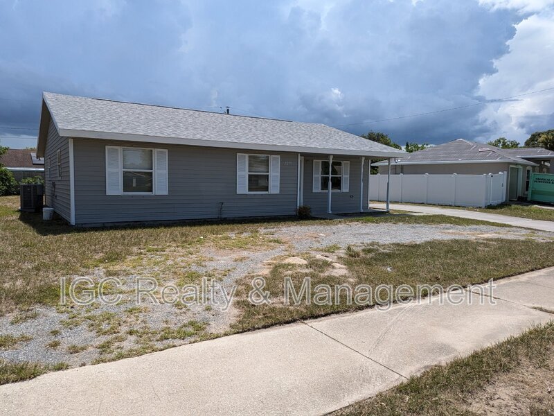 2250 Barna Ave in Titusville, FL - Building Photo
