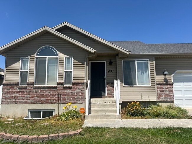 property at 491 Red Oak Dr