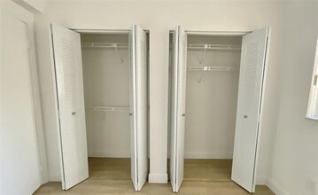 9517 Fontainebleau Blvd in Miami, FL - Building Photo - Building Photo