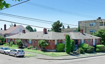 Samantha Sue Apartments in Seattle, WA - Building Photo - Building Photo