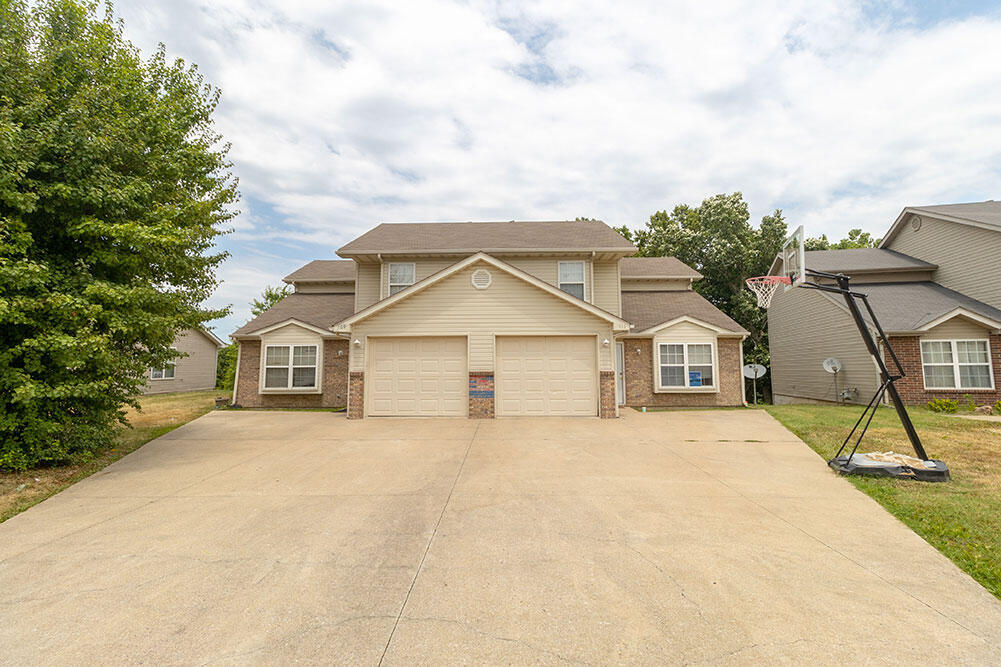 111 Antelope Dr in Columbia, MO - Building Photo