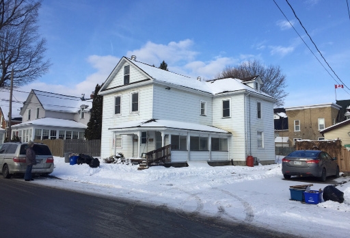 20 Strathcona St in Smiths Falls, ON - Building Photo