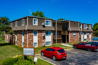 Clairborne Court Apartments in Olathe, KS - Building Photo - Building Photo