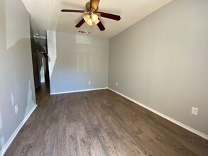 6912 Bethune Ave in Austin, TX - Foto de edificio - Building Photo