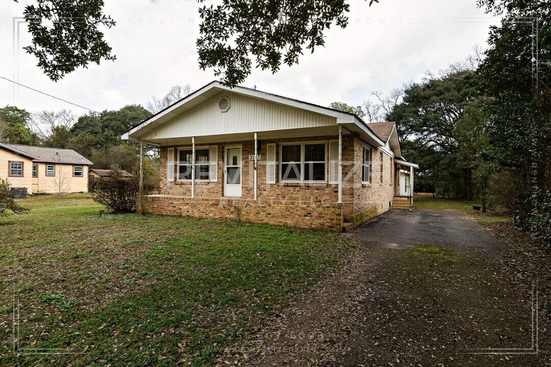 2121 Barron Pl in Mobile, AL - Building Photo