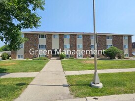 2333-20 1/2 20 1/2 Ave S in Fargo, ND - Building Photo