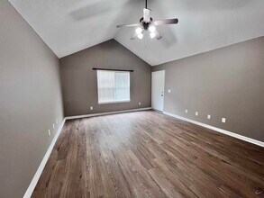 221 Deer Track Ct in Warner Robins, GA - Building Photo - Building Photo