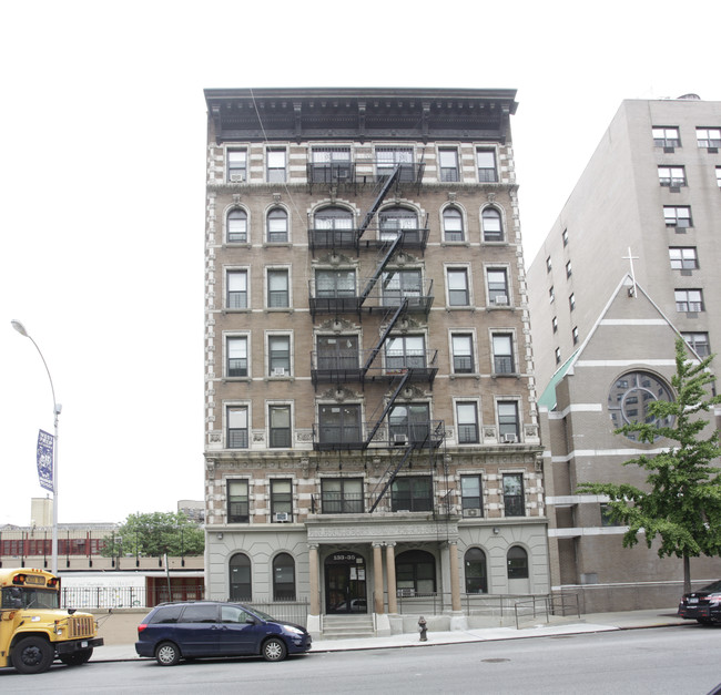 133-135 W 104th St in New York, NY - Foto de edificio - Building Photo