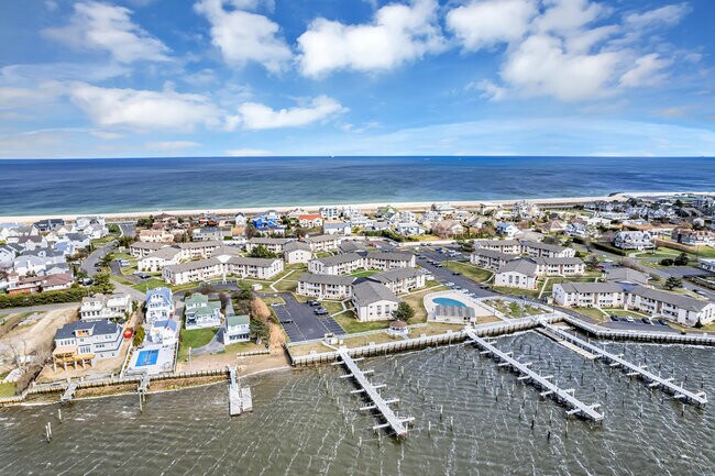 113 Wharfside Dr, Unit 113 in Monmouth Beach, NJ - Building Photo - Building Photo
