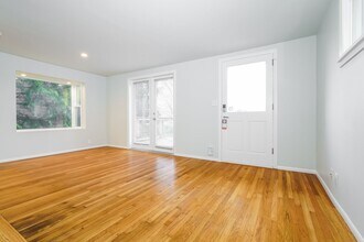 4139 32nd Ave SW in Seattle, WA - Building Photo - Building Photo