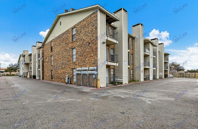property at 9520 Royal Ln