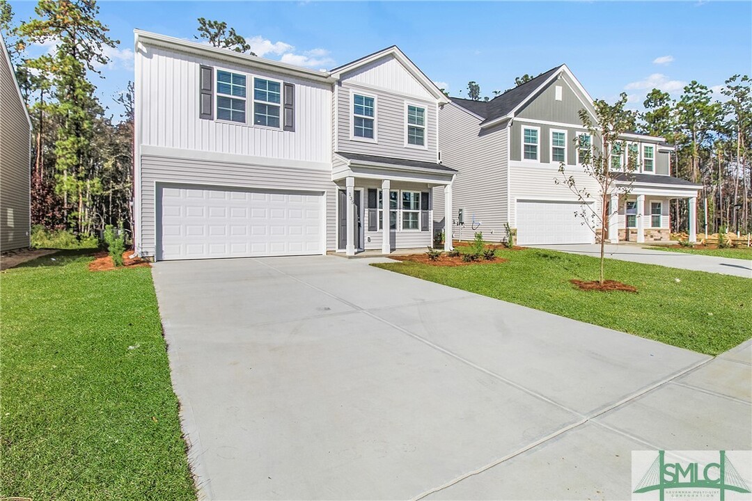 135 Juliette Low Ln in Pooler, GA - Foto de edificio