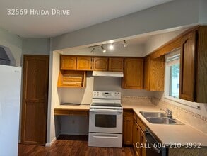 32569 Haida Dr in Abbotsford, BC - Building Photo - Building Photo