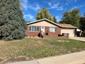 2210 Panorama Dr