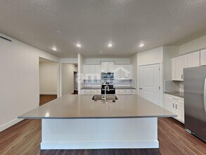 3100 N Vigo Ave in Star, ID - Foto de edificio - Building Photo