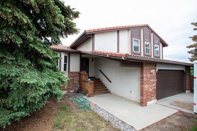 property at 3865 Cloud Dr