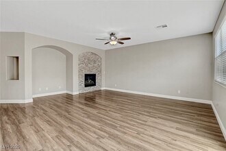 9676 Grouse Grove Ave in Las Vegas, NV - Building Photo - Building Photo