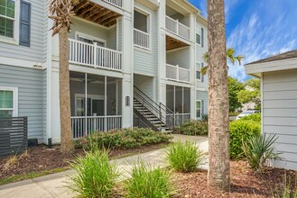 1300 Park W Blvd in Mount Pleasant, SC - Building Photo - Building Photo