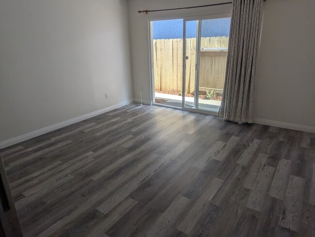 1015 Canal St, Unit 1015-B in Oxnard, CA - Building Photo - Building Photo