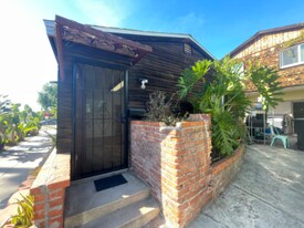 1014 Tourmaline St in San Diego, CA - Building Photo
