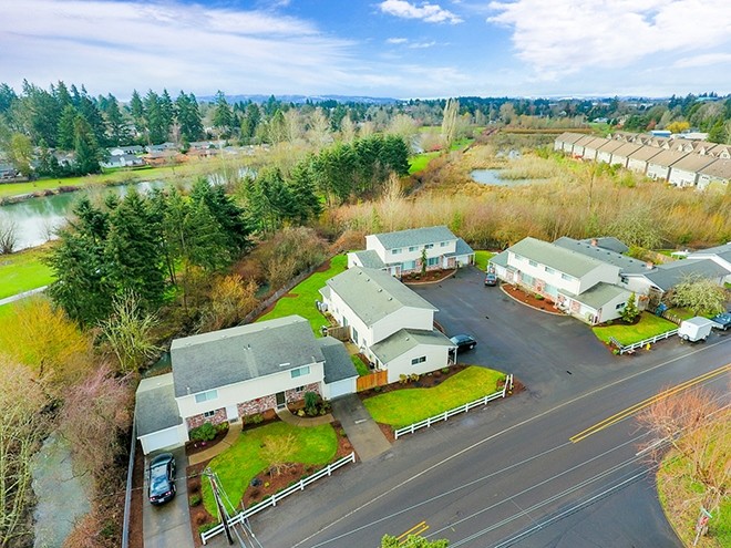 Park Lake in Beaverton, OR - Building Photo