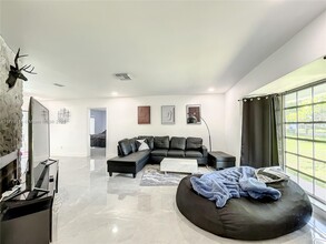 1751 SW 30th Pl in Fort Lauderdale, FL - Building Photo - Building Photo
