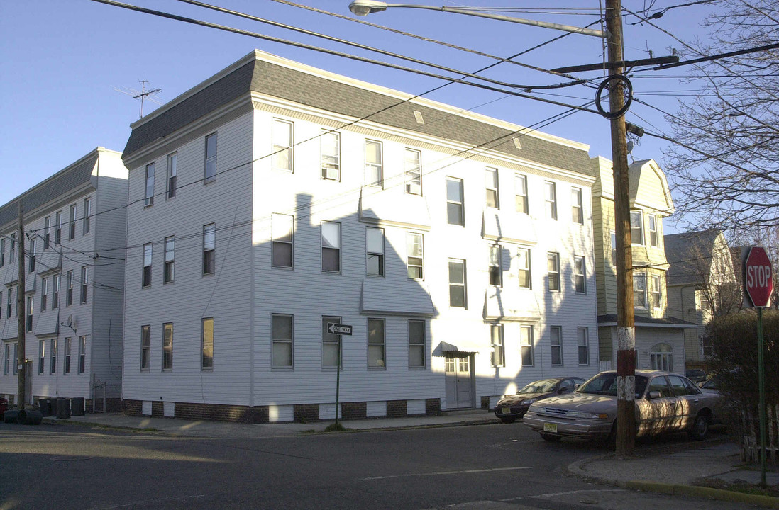 173 Chestnut St in Kearny, NJ - Building Photo