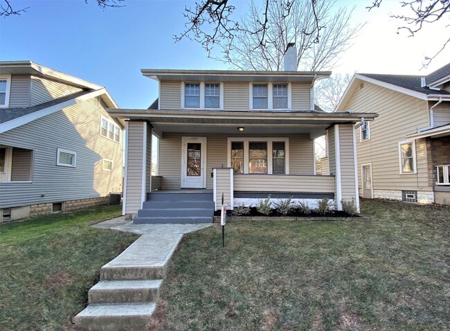 property at 1327 W 3rd Ave