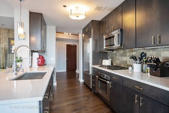 60 E Monroe St in Chicago, IL - Building Photo - Building Photo