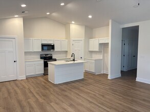 607 Briarbrook Ln in Park City, KS - Building Photo - Building Photo
