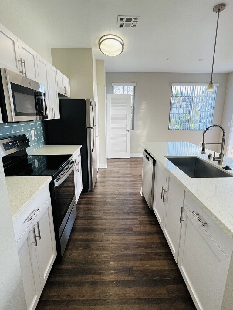 Rockwood at the Cascades Apartments in Sylmar, CA