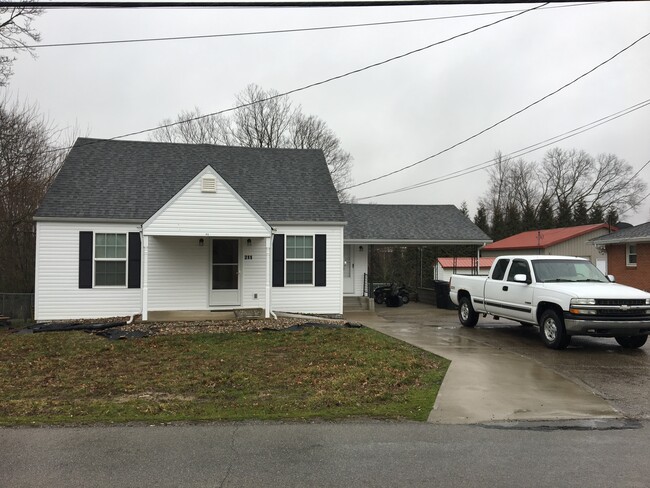 211 Ecton Rd in Winchester, KY - Building Photo - Building Photo