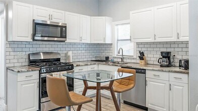 810 Grove St N in St. Petersburg, FL - Building Photo - Building Photo