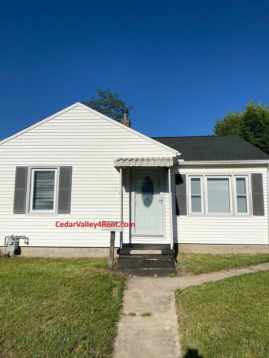 642 Sherman Ave in Waterloo, IA - Building Photo