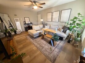 4520 Hazeltine Ave in Sherman Oaks, CA - Building Photo