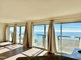 18147 Coastline Dr in Malibu, CA - Building Photo