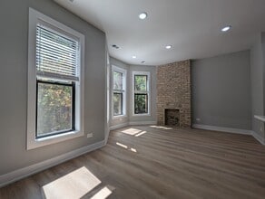 423 W Belden Ave, Unit 438-05 in Chicago, IL - Building Photo - Building Photo