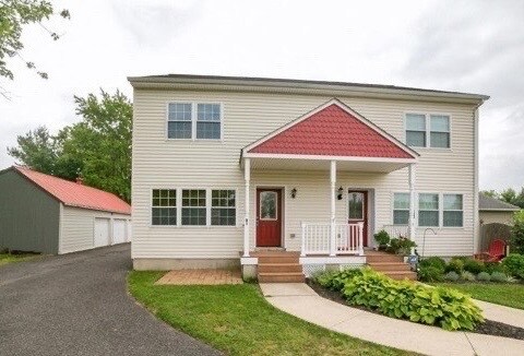 19 E Broad St in Trumbauersville, PA - Building Photo