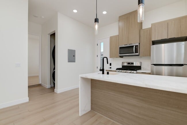 property at 5142 Los Robles Dr