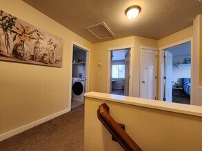 1062 W Stonehaven Dr in North Salt Lake, UT - Building Photo - Building Photo