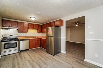 675 Cherryhaven Dr in Columbus, OH - Building Photo - Building Photo