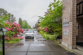 11600 Rainier Ave S in Seattle, WA - Building Photo - Building Photo